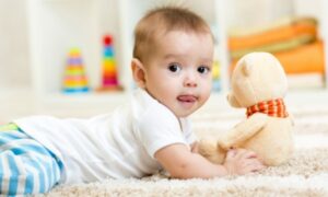 Plišane igračke za bebe pružaju nježnu i sigurnu igru