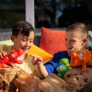 Smashers set za maštovitu igru Mini T-Rex s dvije dino figure - Slika 3